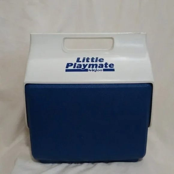 Vintage Little Playmate by Igloo Cooler Lunchbox Holds 6 - 8 12 Ounce Cans Blue - Picture 12 of 12